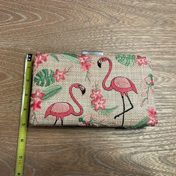 Fun and Playful Embroidery Floral Flamingo Clutch - Picture 2 of 6
